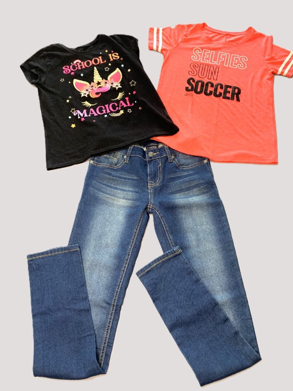 3 Piece Kids Bundle. Vigoss Jeans Stretchy. Short Sleeve Grapich Tees Size 12